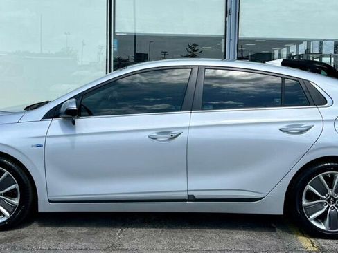 Used 2019 Hyundai Ioniq Limited FWD image 2