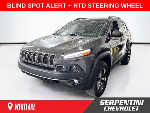Used 2017 Jeep Cherokee Trailhawk w/ Cold Weather Group AWD/4WD image 1