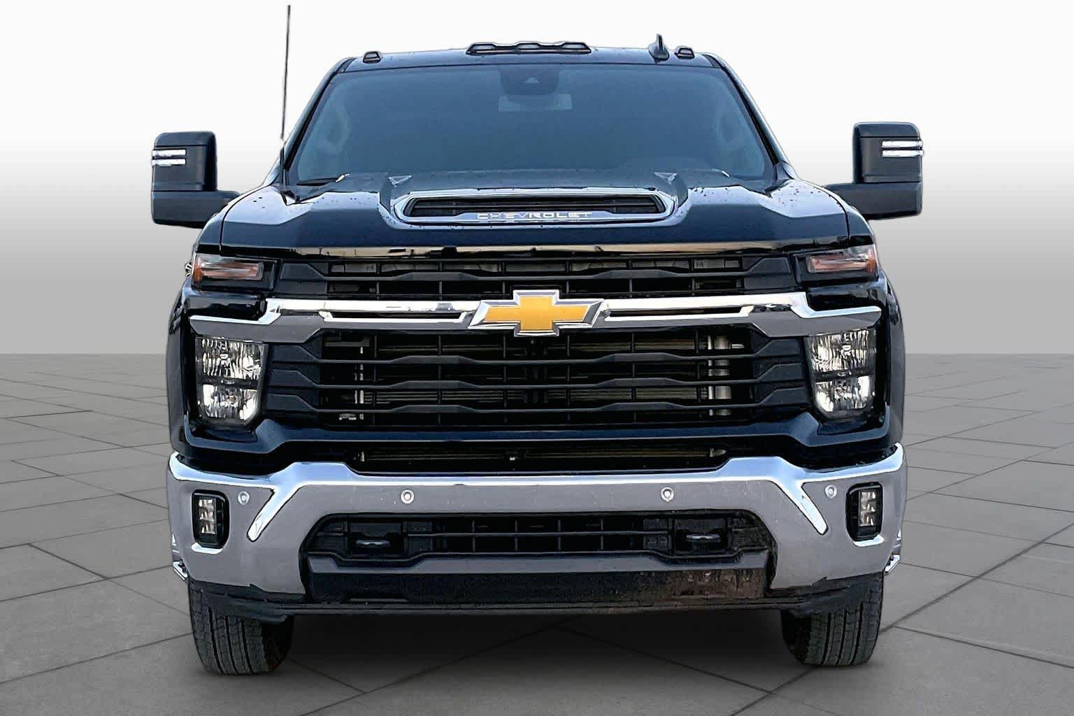 Used 2026 Chevrolet Silverado 3500 LT w/ Safety Package AWD/4WD image 5
