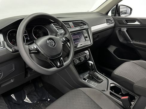 Used 2020 Volkswagen Tiguan S image 8