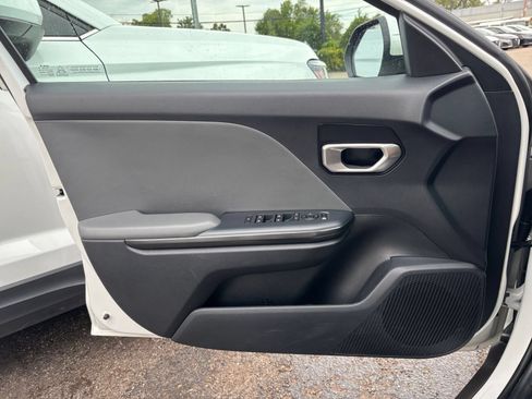 Used 2025 Kia K4 FWD image 18