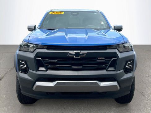 Used 2025 Chevrolet Colorado Trail Boss AWD/4WD image 9