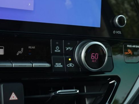 New 2026 Toyota Highlander XLE image 20