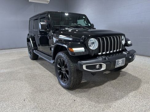 Used 2021 Jeep Wrangler Unlimited Sahara w/ Cold Weather Group AWD/4WD image 1