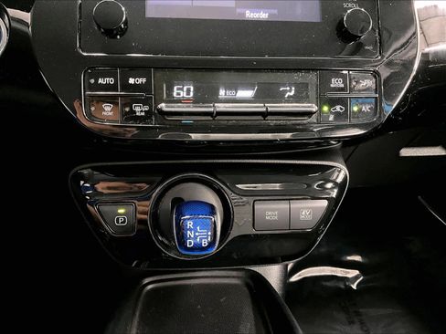 Used 2019 Toyota Prius LE image 34