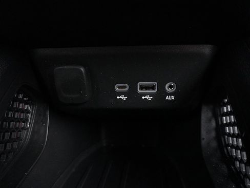 Used 2023 Chevrolet TrailBlazer RS w/ Convenience Package image 45