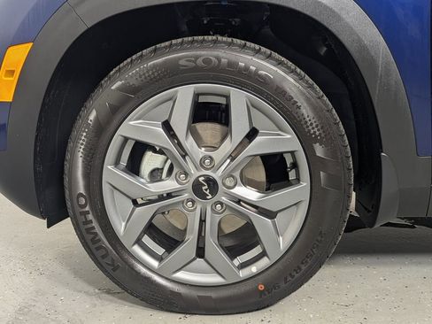 Used 2026 Kia Seltos LX FWD image 9