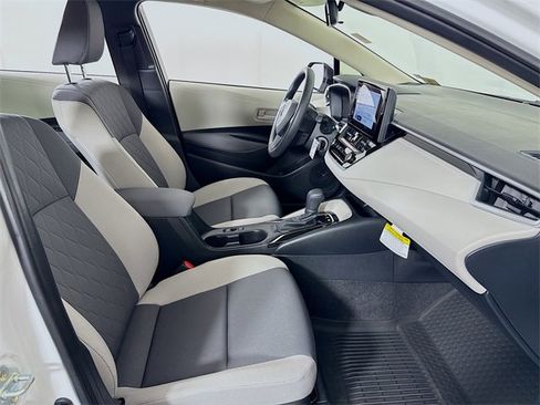 Certified 2025 Toyota Corolla LE image 25