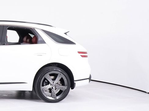 Used 2024 Genesis GV70 3.5T Sport w/ Sport Prestige Package image 14