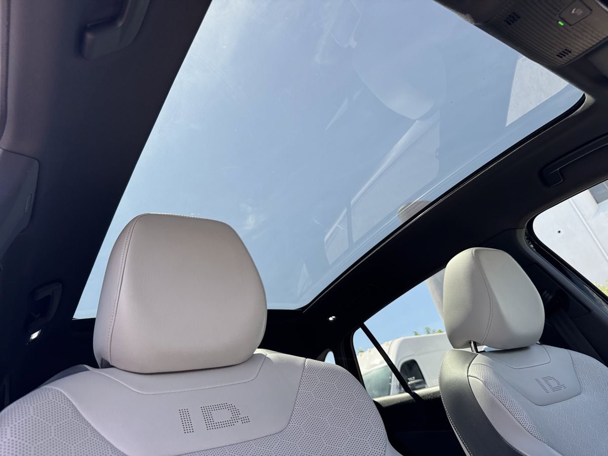 Used 2022 Volkswagen ID.4 Pro S w/ Gradient Package RWD image 17