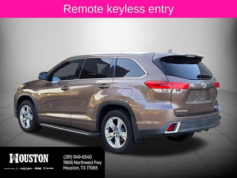 Used 2018 Toyota Highlander Limited FWD image 6
