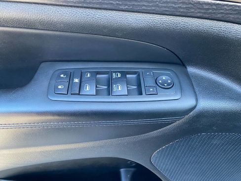 Used 2014 Jeep Grand Cherokee Laredo image 12