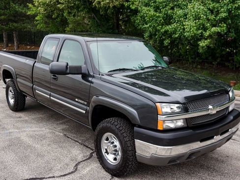 Used 2004 Chevrolet Silverado 2500 LS AWD/4WD image 24