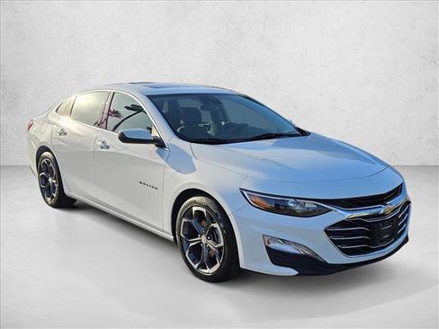 Used 2023 Chevrolet Malibu LT image 3