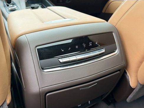 Certified 2023 Cadillac Escalade Sport w/ LPO, ONYX Package image 20