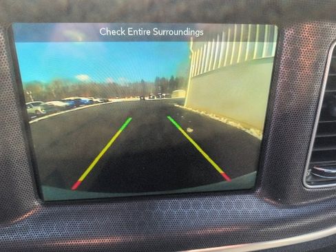 Used 2017 Dodge Charger SXT w/ Driver Confidence Group image 26