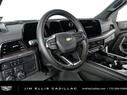 Used 2025 Chevrolet Tahoe LT AWD/4WD image 4