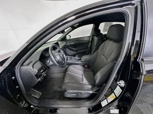 Used 2025 Honda Accord Sport image 13