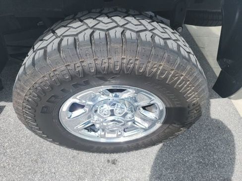 Used 2024 RAM 2500 Tradesman w/ Chrome Appearance Group AWD/4WD image 5