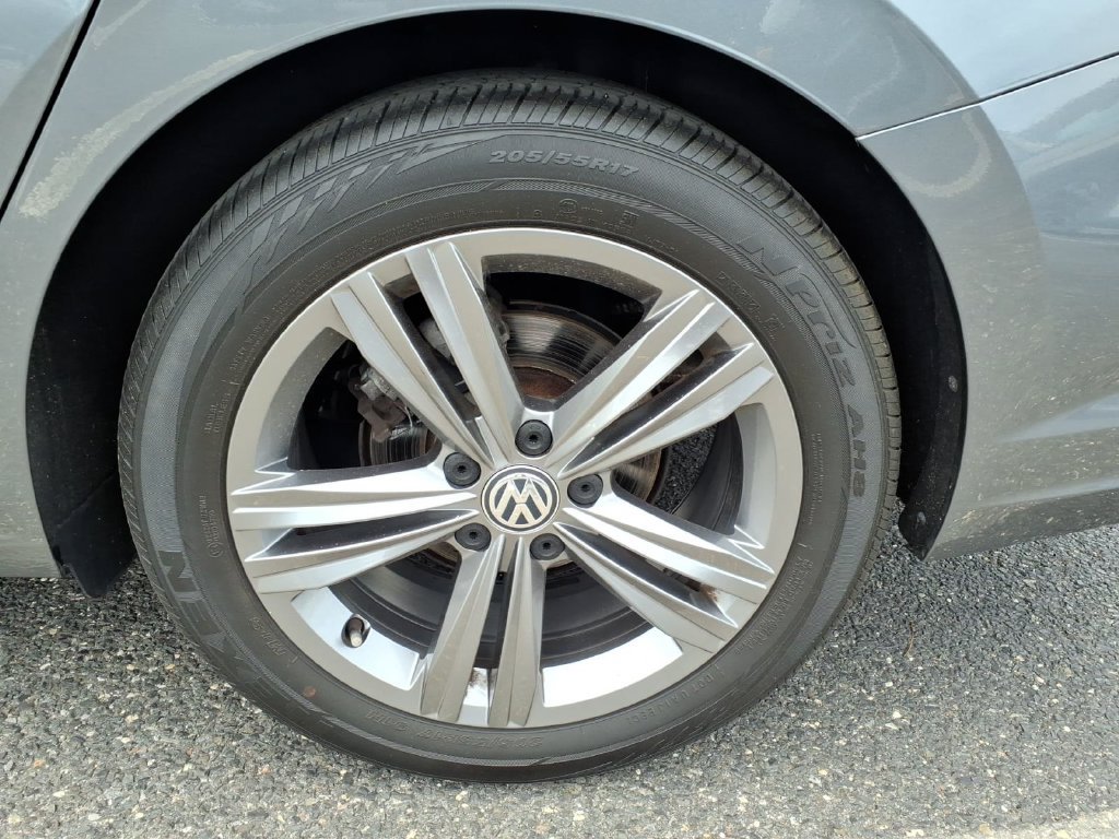 Used 2021 Volkswagen Jetta R-Line w/ R-Line Cold Weather Package FWD image 18
