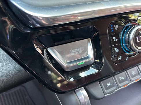 Used 2025 GMC Sierra 1500 Denali Ultimate AWD/4WD image 37