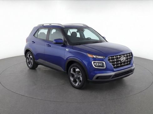 Used 2023 Hyundai Venue Limited FWD image 2