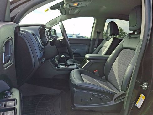 Used 2018 Chevrolet Colorado Z71 AWD/4WD image 14