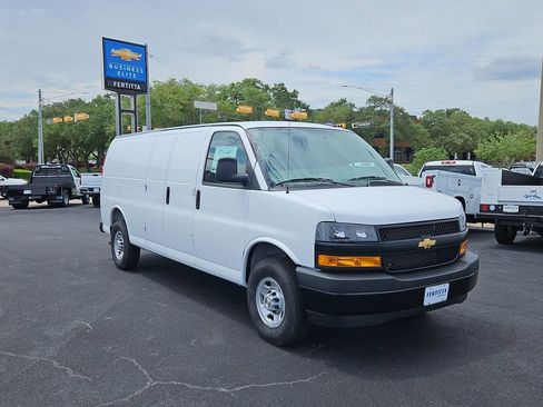 New 2026 Chevrolet Express 2500 Extended w/ Driver Convenience Package RWD image 10