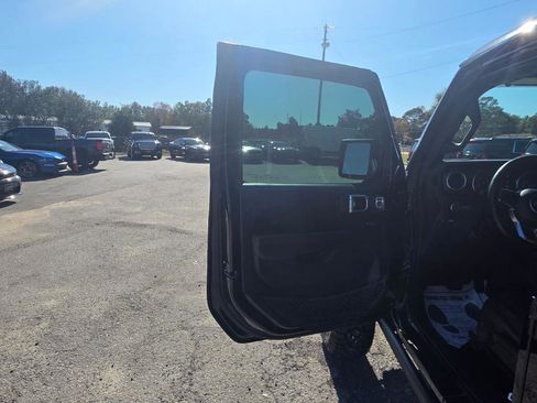 Used 2020 Jeep Gladiator Rubicon image 6