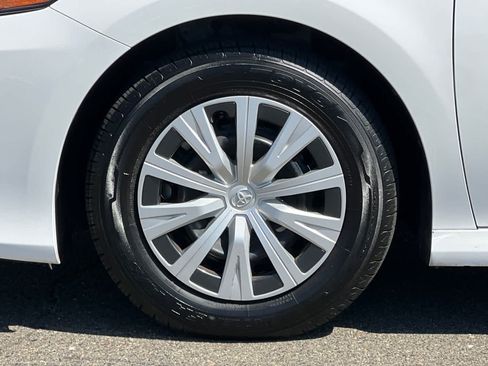 Certified 2021 Toyota Camry LE FWD image 29