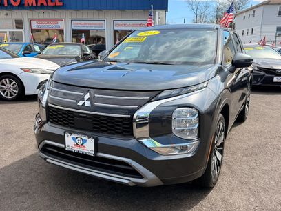 Used 2025 Mitsubishi Outlander SE