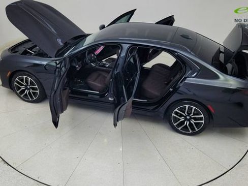 Used 2023 BMW 740i w/ Parking Assistance Package RWD image 85