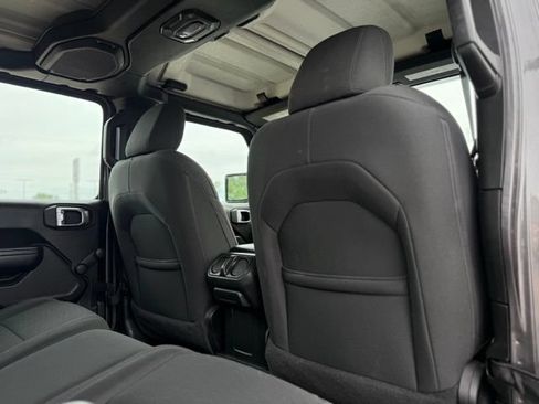 Used 2022 Jeep Gladiator Sport AWD/4WD image 16