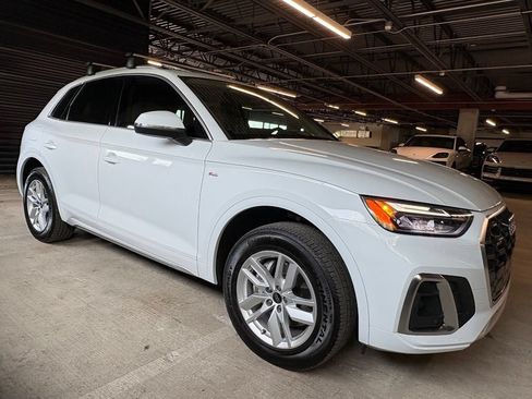 Used 2023 Audi Q5 2.0T Premium w/ Convenience Package AWD/4WD image 12