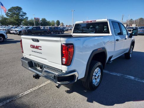 Used 2024 GMC Sierra 2500 Pro w/ Convenience Package image 3