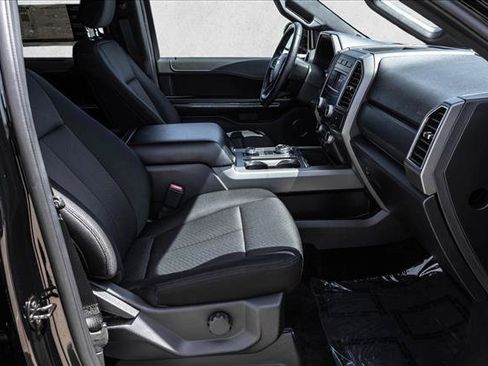 Used 2018 Ford Expedition XLT AWD/4WD image 26