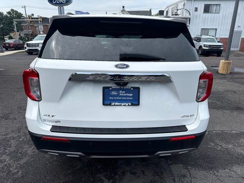 Certified 2022 Ford Explorer XLT w/ Equipment Group 202A AWD/4WD image 6