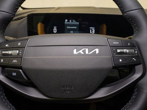 New 2026 Kia Sportage EX image 18