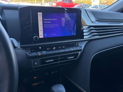 Used 2025 Toyota Camry LE image 21