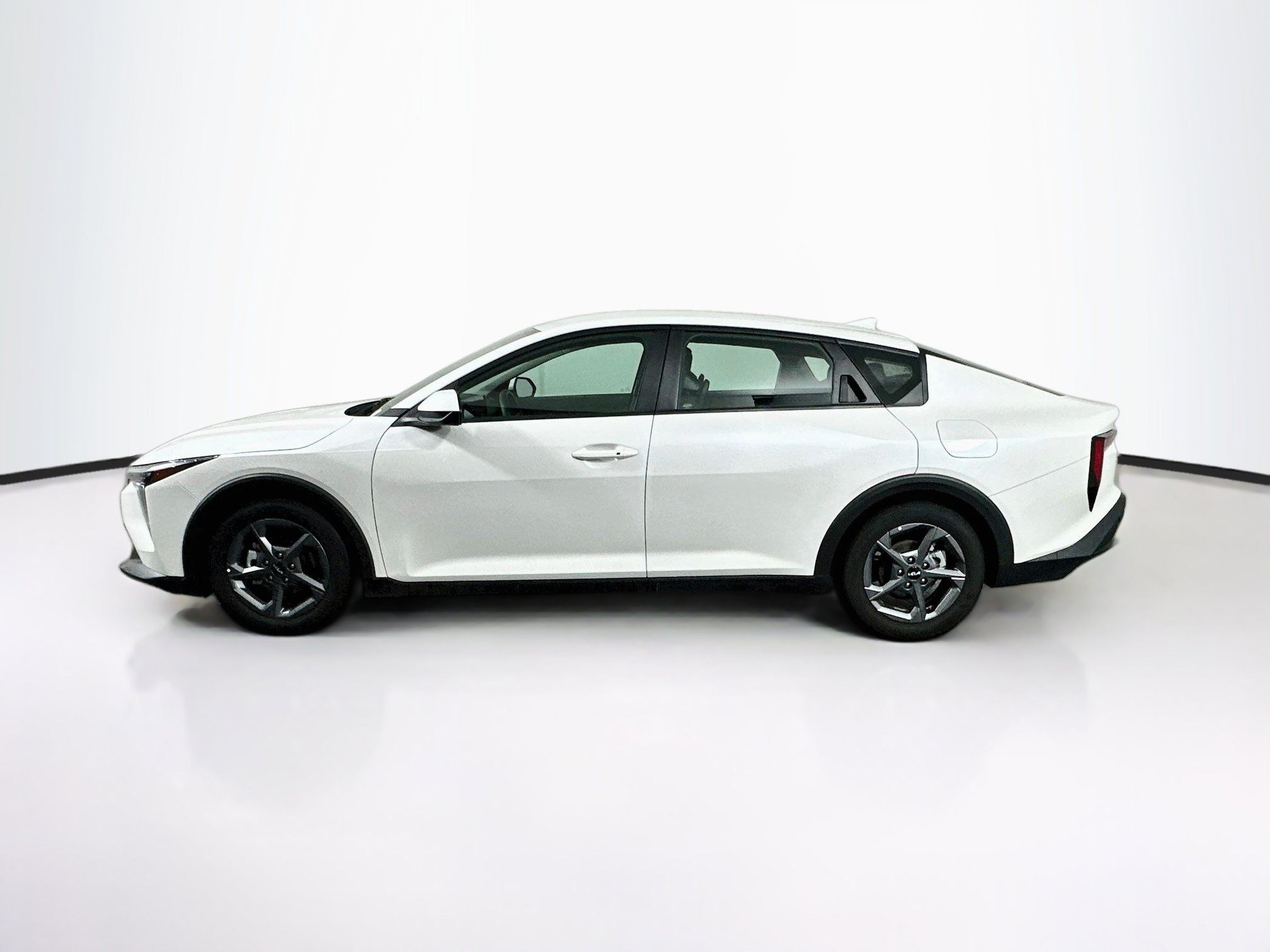 Used 2025 Kia K4 FWD image 4