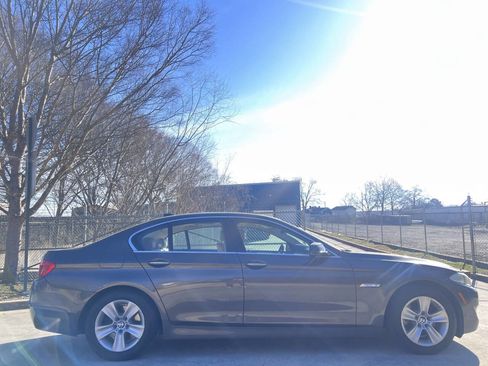 Used 2011 BMW 528i Sedan image 3