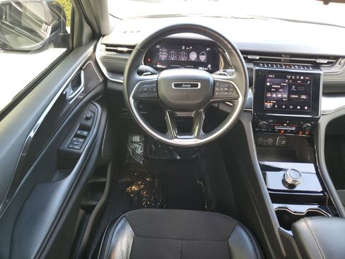 Used 2022 Jeep Grand Cherokee Altitude image 15