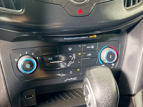 Used 2017 Ford Focus SE image 26