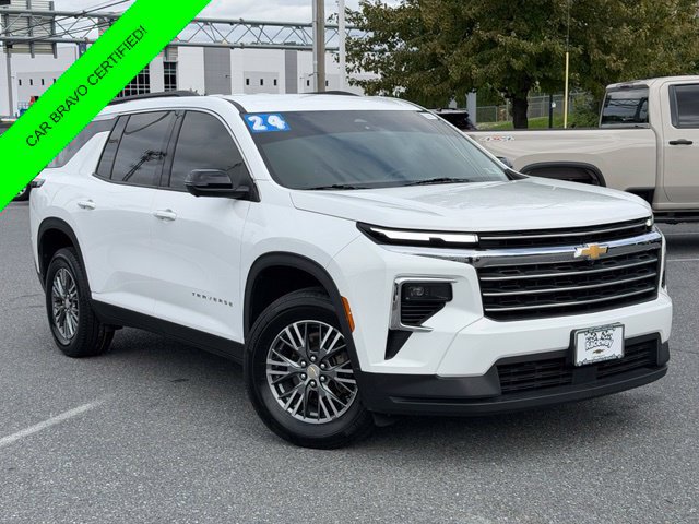 Certified 2024 Chevrolet Traverse LT AWD/4WD image 1