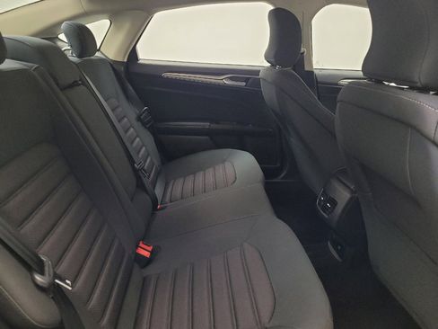 Used 2018 Ford Fusion SE image 19