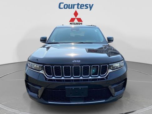 Used 2023 Jeep Grand Cherokee Laredo AWD/4WD image 9