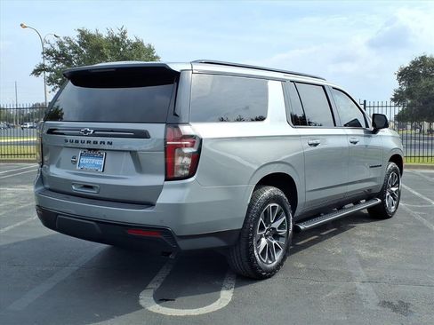 Certified 2024 Chevrolet Suburban Z71 w/ Luxury Package image 6