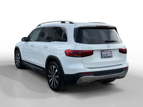 Used 2021 Mercedes-Benz GLB 250 4MATIC image 3