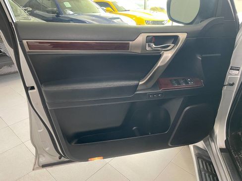 Used 2015 Lexus GX 460 image 15