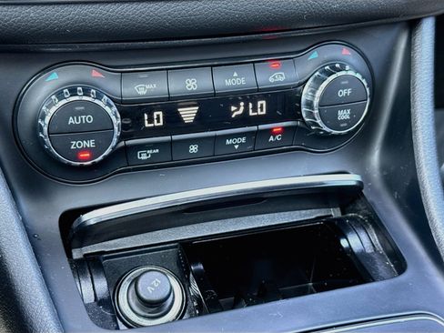 Used 2020 Mercedes-Benz GLA 250 4MATIC image 21